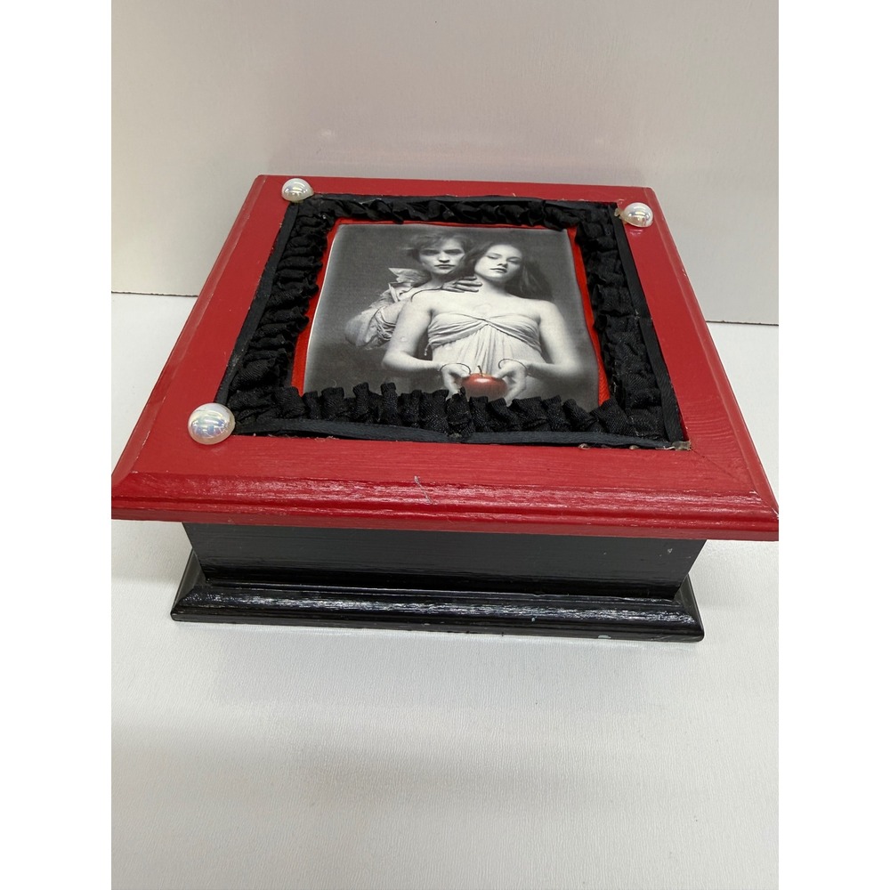 Twilight Saga Edward Bella Wooden Jewelry Trinket Box Red Black Gothic Decor 6x6